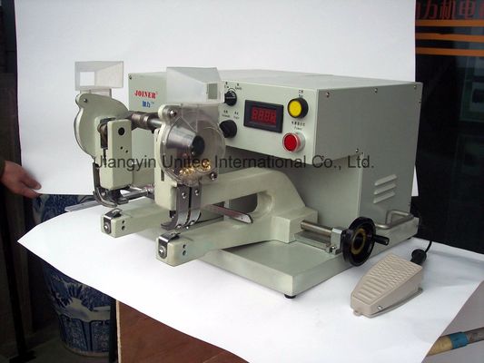 Yaprak Besleme A4 Kağıt Yapım Makinesi Konsistent ve Üretim için 2900*2890*1710mm